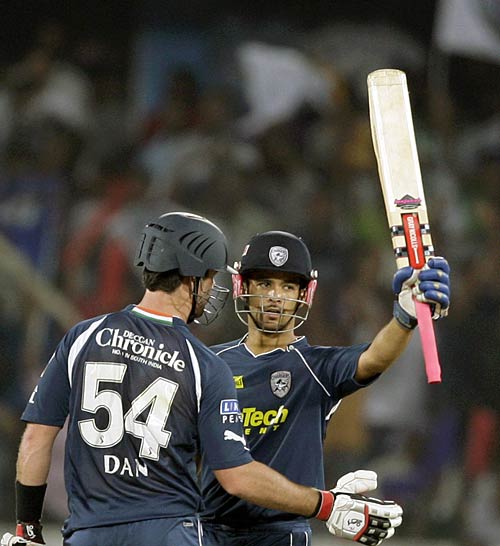 सहवाग के तूफान से हैदराबाद की ‘बत्ती गुल’