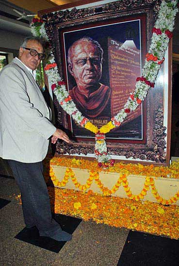 दादा साहब फाल्‍के अवार्ड समारोह में सितारे । देखें जलवा