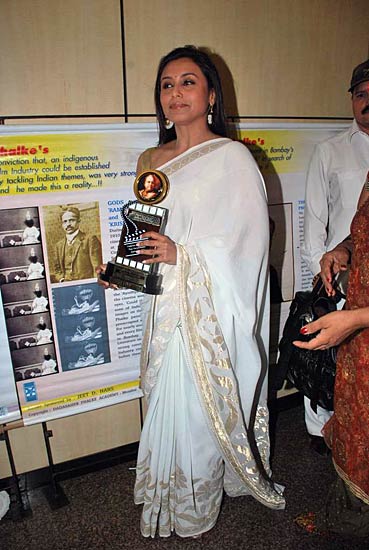 दादा साहब फाल्‍के अवार्ड समारोह में सितारे । देखें जलवा