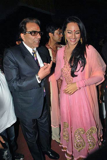 दादा साहब फाल्‍के अवार्ड समारोह में सितारे । देखें जलवा