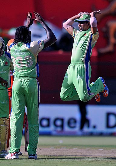 बैंगलोर ने दी कोच्चि को करारी शिकस्‍त