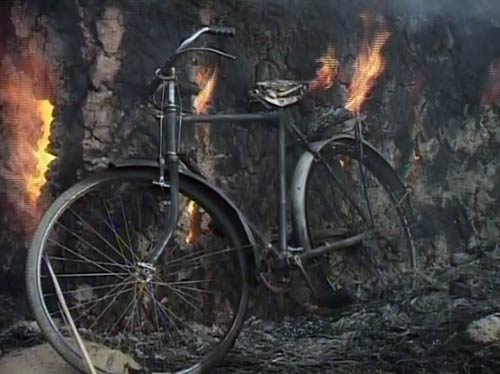 देखें यूपी में जमीन अधिग्रहण को लेकर कैसे भड़की आग...