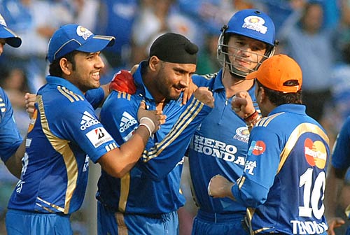 पंजाब को हरा मुंबई टॉप पर...