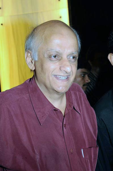 फिल्‍म 'हॉन्‍टेड' की सक्‍सेस पार्टी | सोफिया का हॉट फोटो