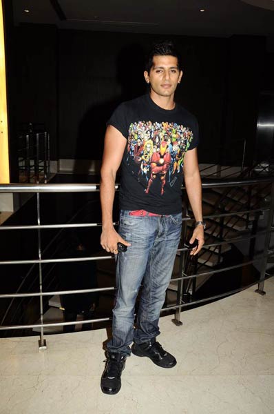 फिल्‍म 'हॉन्‍टेड' की सक्‍सेस पार्टी | सोफिया का हॉट फोटो