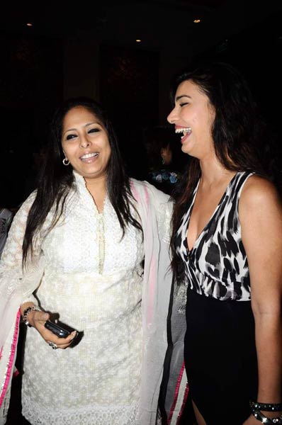 फिल्‍म 'हॉन्‍टेड' की सक्‍सेस पार्टी | सोफिया का हॉट फोटो