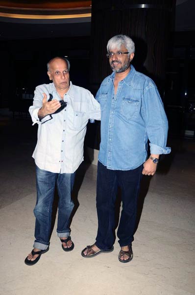 फिल्‍म 'हॉन्‍टेड' की सक्‍सेस पार्टी | सोफिया का हॉट फोटो