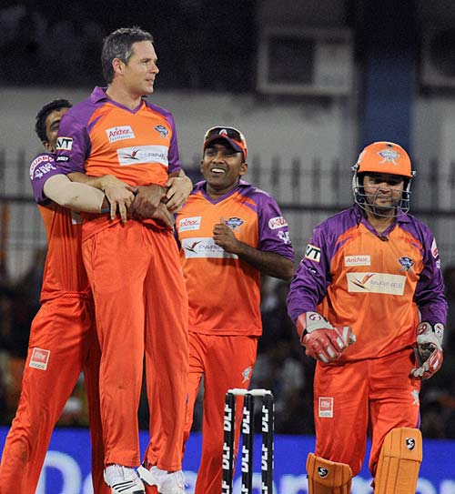 हॉज ने कोच्चि को दिलाई ‘रॉयल’ जीत