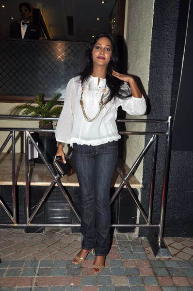 गोल्‍ड अवार्ड 2011 प्री बैश | सोफिया का हॉट फोटो