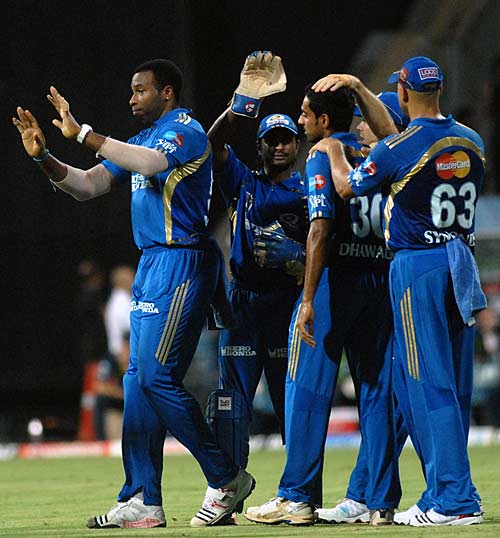 रोमांचक मुकाबले में हैदराबाद से हारी मुंबई