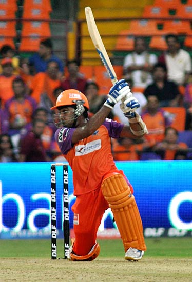 कोच्चि ने दी कोलकाता को मात