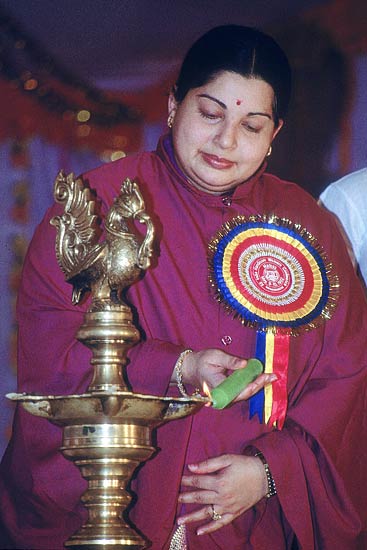 तमिलनाडु में जयललिता की सत्ता में वापसी