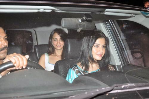 करन जोहर की बर्थडे पार्टी...। सितारों की मस्‍ती