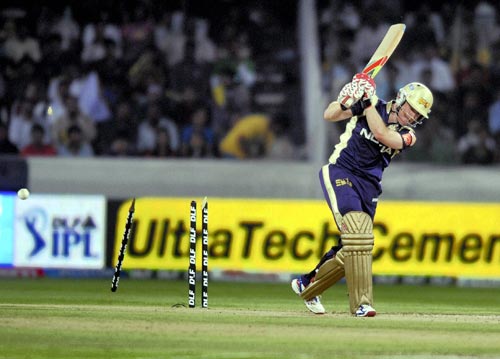 कोलकाता ने हैदराबाद को 20 रन से हराया