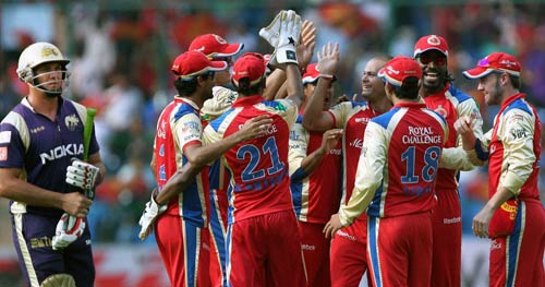 बैंगलोर ने कोलकाता को 4 विकेट से हराया