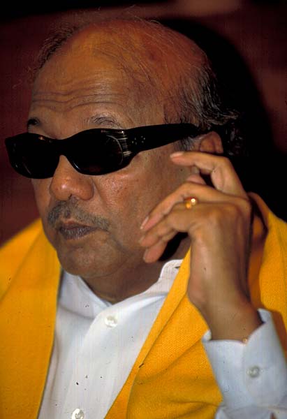 फोटो: जनता ने किसे पहनाया जीत का ताज...