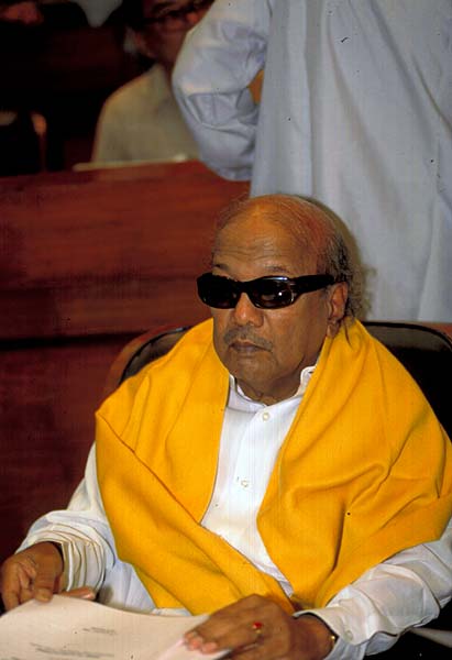 फोटो: जनता ने किसे पहनाया जीत का ताज...