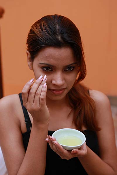 लड़कियों को संवरने में क्‍यों लगता है समय? |   चुंबन प्‍यार वाला