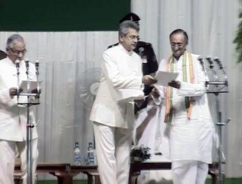 प. बंगाल की पहली महिला सीएम बनी ममता...