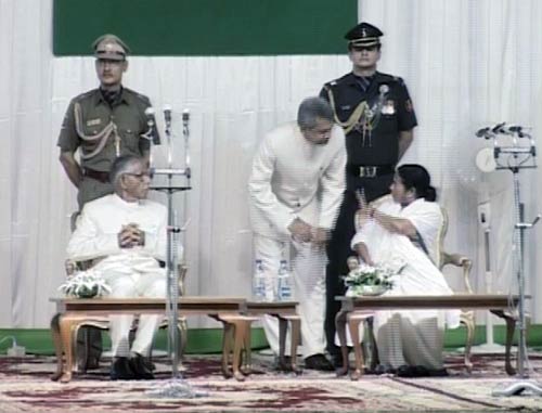 प. बंगाल की पहली महिला सीएम बनी ममता...