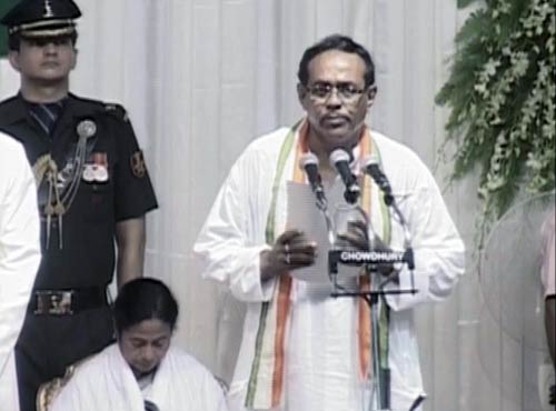 प. बंगाल की पहली महिला सीएम बनी ममता...