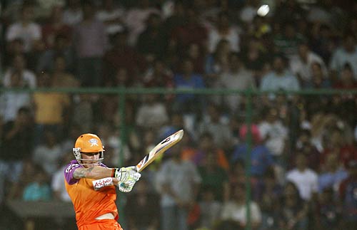 दिल्‍ली को मिली कोच्चि से मात...