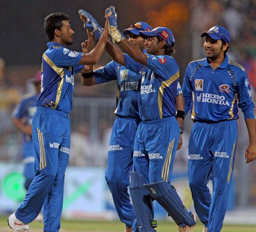 मुंबई ने कोलकाता को 5 विकेट से हराया