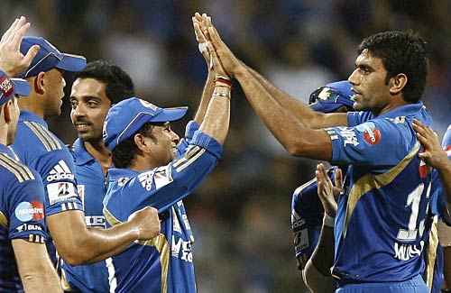 ट्वेंटी-20 लीग सीजन 4 के टॉप गेंदबाज