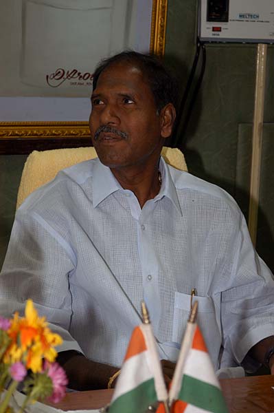 फोटो: जनता ने किसे पहनाया जीत का ताज...