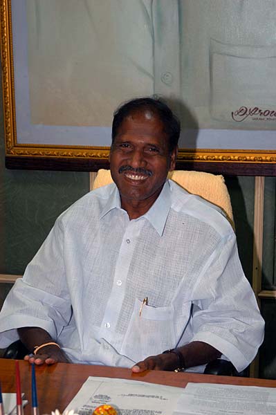 फोटो: जनता ने किसे पहनाया जीत का ताज...