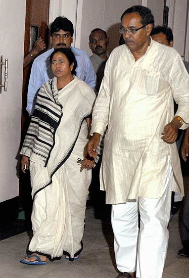 28 मई 2011: तस्‍वीरों में देखें दिनभर की बड़ी खबरें