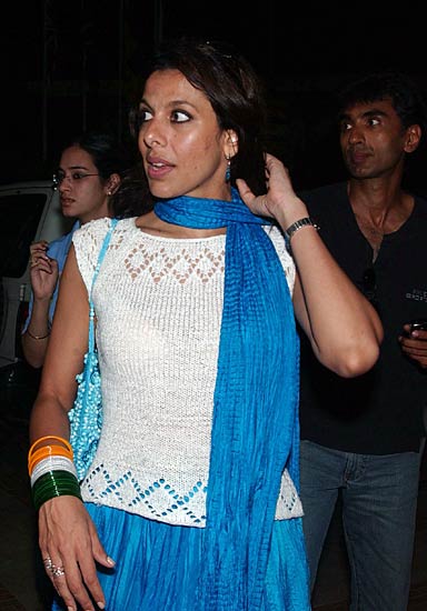 पूजा बेदी को जन्‍मदिन मुबारक । सितारों की मस्‍ती