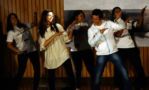 'आरक्षण' के प्रमोशन में उतरे बॉलीवुड स्‍टार | दीपिका के जलवे