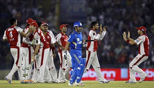 पंजाब से बुरी तरह हारी मुंबई