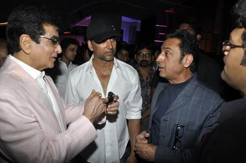 तस्‍वीरों में देखें 'रागिनी एमएमएस' । सितारों की मस्‍ती