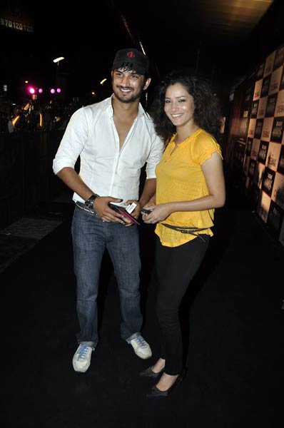 तस्‍वीरों में देखें 'रागिनी एमएमएस' । सितारों की मस्‍ती