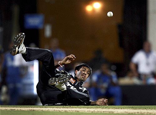 मुंबई ने पुणे को 21 रनों से हराया