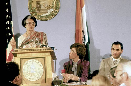 तस्‍वीरों में देखें राजीव गांधी का जीवन | राजीव... एक यात्रा