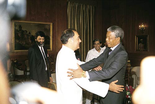 तस्‍वीरों में देखें राजीव गांधी का जीवन | राजीव... एक यात्रा