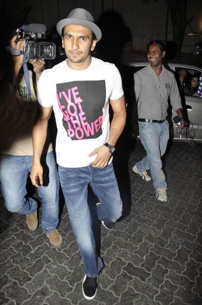 रणवीर की पार्टी में किसने किया धमाल । सितारों की मस्‍ती