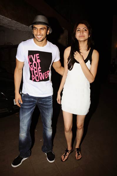 रणवीर की पार्टी में किसने किया धमाल । सितारों की मस्‍ती