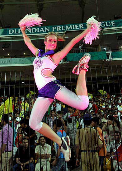 कैसे किया धोनी की सेना ने खिताब पर कब्जा । टॉप बल्‍लेबाज