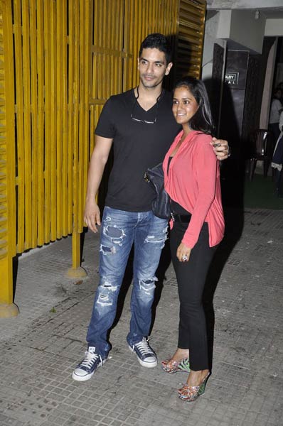 रेडी की स्पेशल स्क्रीनिंग पर पहुंची कंगना | रैंप पर सितारे