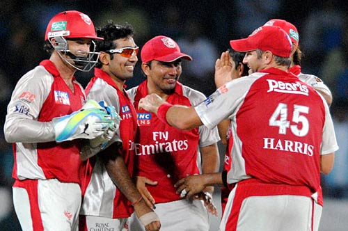 ट्वेंटी-20 लीग सीजन 4 के टॉप गेंदबाज