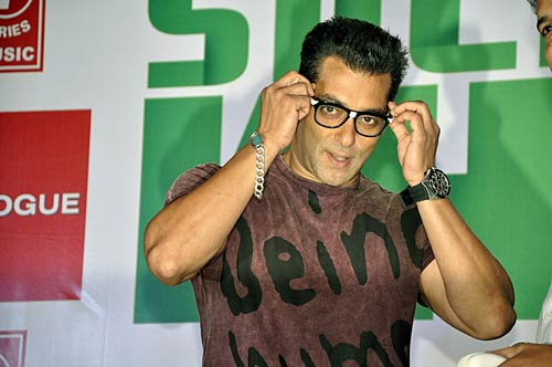 फिल्‍म 'रेडी' के प्रमोशन में जुटे सलमान...| सलमान के मूड