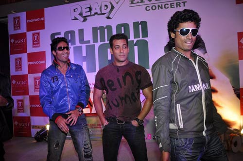 फिल्‍म 'रेडी' के प्रमोशन में जुटे सलमान...| सलमान के मूड