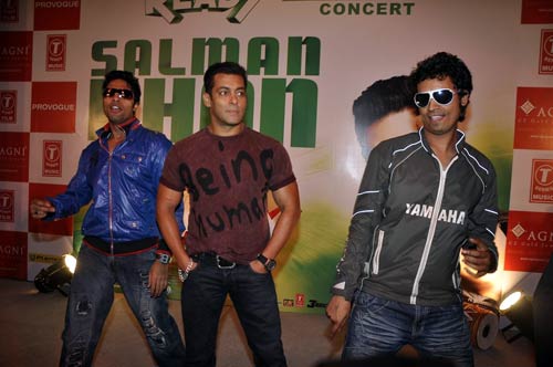 फिल्‍म 'रेडी' के प्रमोशन में जुटे सलमान...| सलमान के मूड