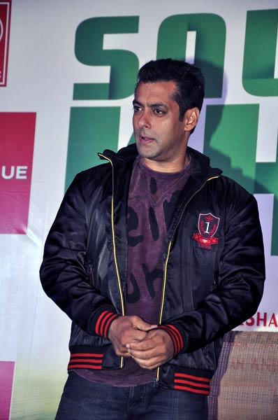 फिल्‍म 'रेडी' के प्रमोशन में जुटे सलमान...| सलमान के मूड