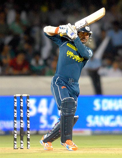 सहवाग के तूफान से हैदराबाद की ‘बत्ती गुल’