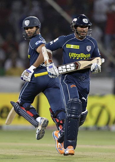 सहवाग के तूफान से हैदराबाद की ‘बत्ती गुल’